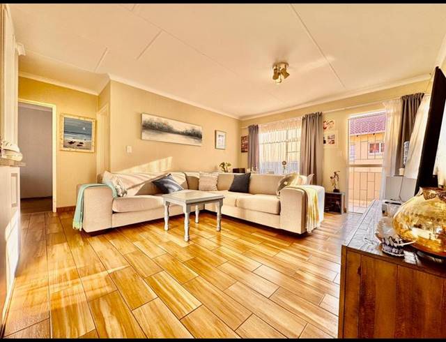 2 BEDROOM TOWNHOUSE FOR SALE IN MEYERSDAL